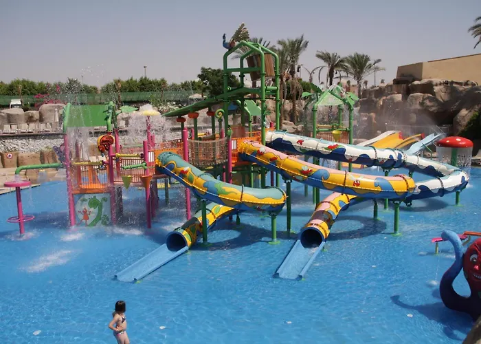 Üdülőközpont Reef Oasis Aqua Park 4*